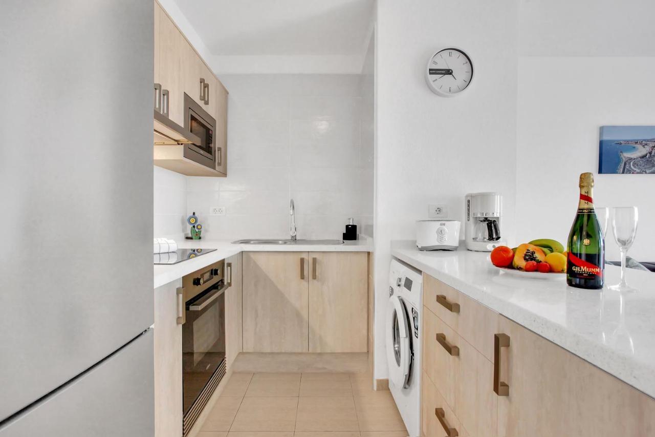 Top Floor, Sea View, Huge Terrace, Heated Pool, Garage Los Cristianos  Exterior foto