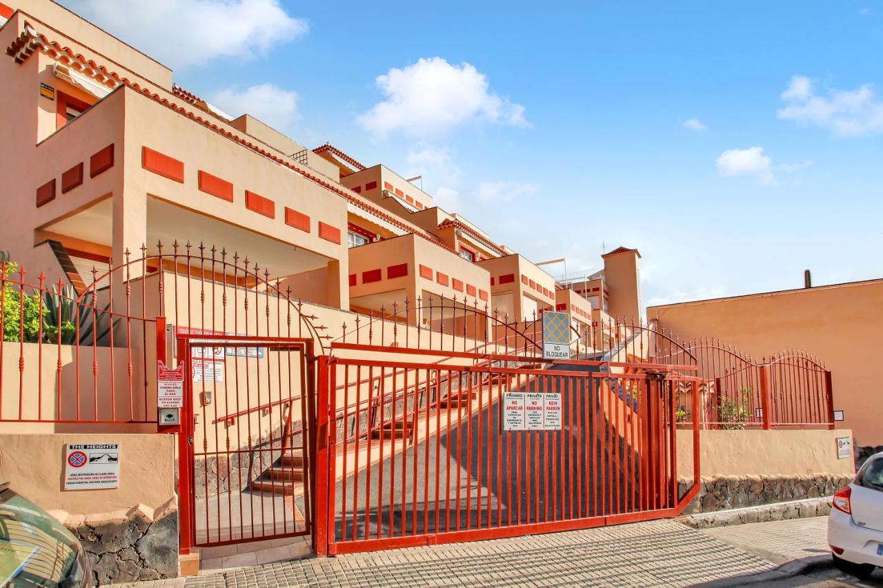 Top Floor, Sea View, Huge Terrace, Heated Pool, Garage Los Cristianos  Exterior foto